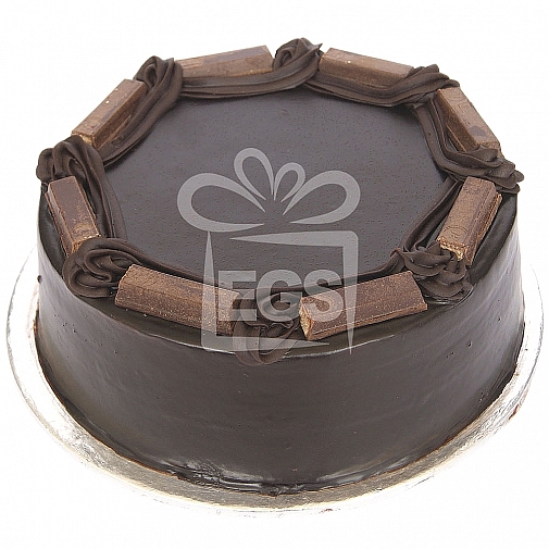 2Lbs Kit Kat Chocolate Cake - Tehzeeb Bakers