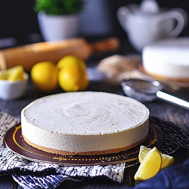 2.5 lbs Lemon Cheese Cake from Delizia