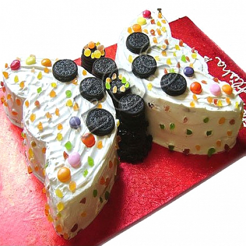 7Lbs Butterfly Oreo Cake - Redolence Bake Studio