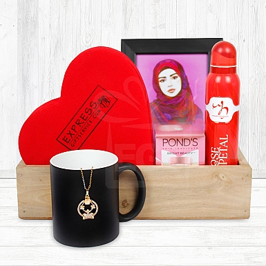 Queens Gift Hamper