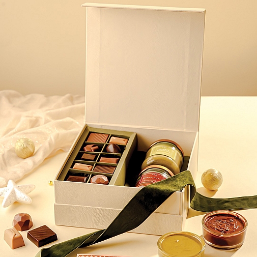 Ramazan Indulgence Gift Set from Lals