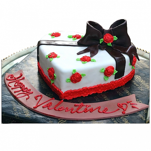 2Lbs Heart With Polka Dots Cake - Redolence Bake Studio